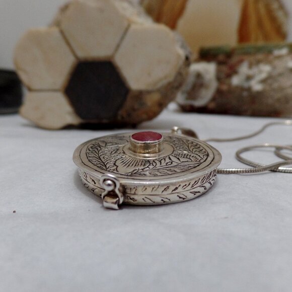 Sterling Silver Pillbox Locket Pendant - Picture 5 of 10